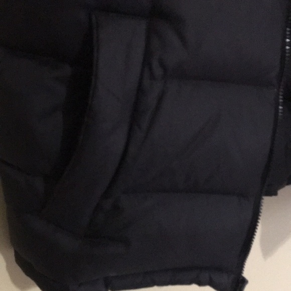 Men’s Gap Puffer Vest - Picture 6 of 6
